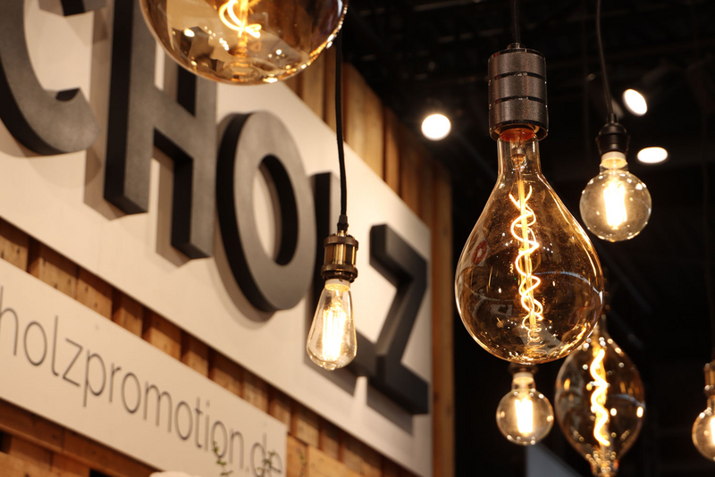 newsweek-stand-licht-ambiente-ausschnitt